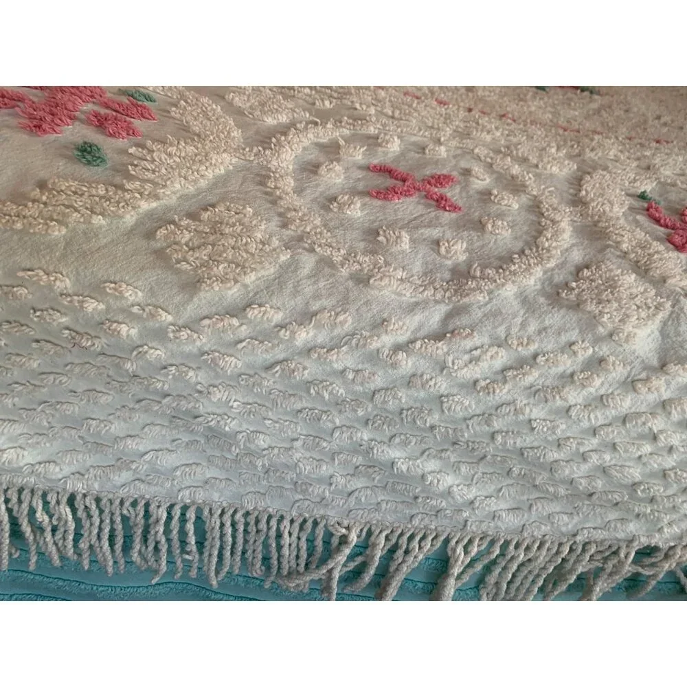 Vintage Chenille Bedspread Floral Pattern Fringe 74